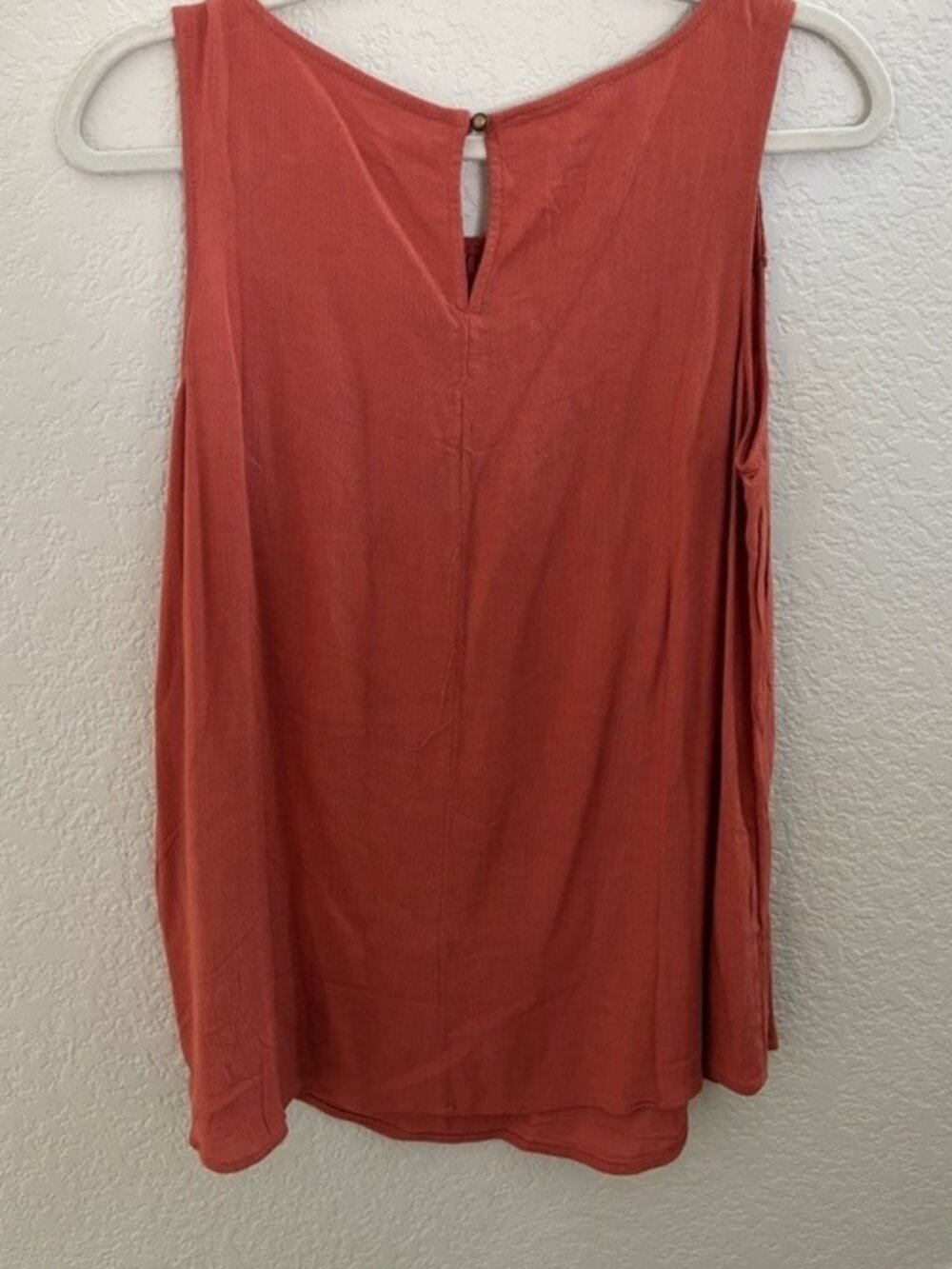 sleeveless top